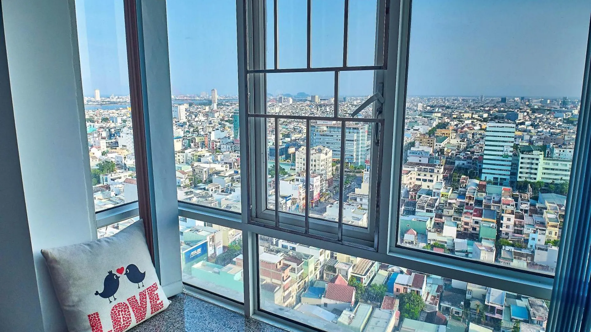 Apartment Zoro Home Deluxe Stunning-View Condominium Danang Center Vietnam