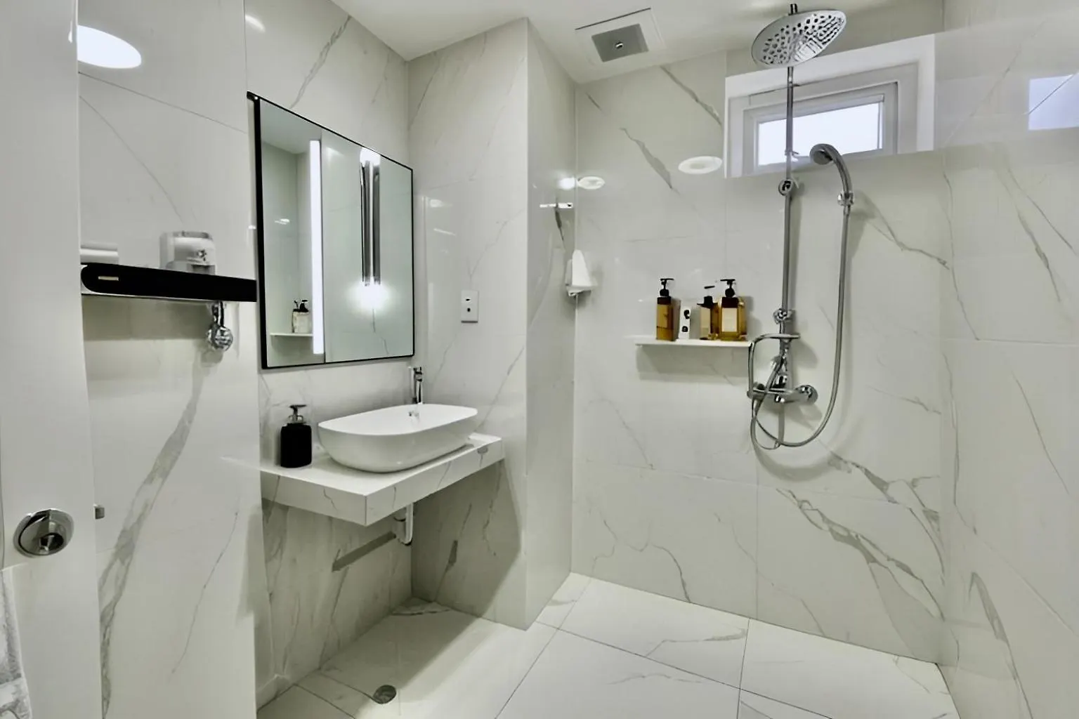 Zoro Home Deluxe Stunning-View Condominium Danang Center 0*, Da Nang